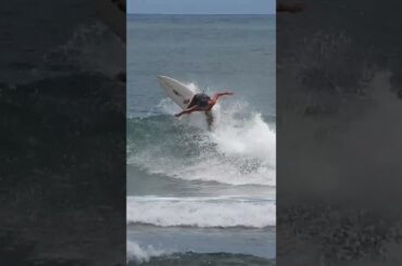 波早めのバックサイド #surfing #サーファー #surf