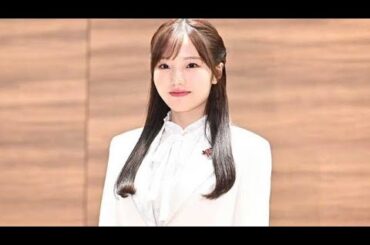 皆藤愛子、太ももチラリ…“男性もの”白のワイシャツ姿で新年のあいさつ ファン歓喜「透けてませんか」「攻めてますね！」.,.,