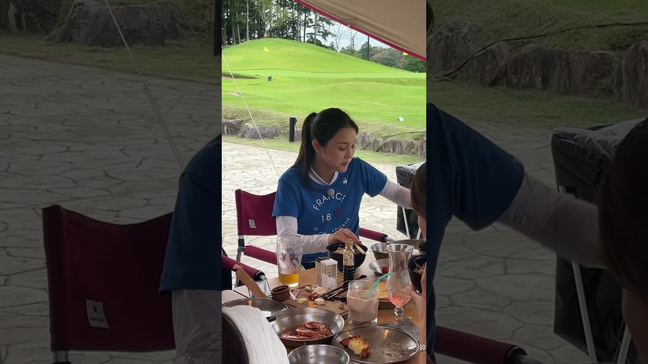 ゴルフ場で二郎系ラーメンを堪能する笹井千織🍜✨ラウンド後の疲れた体に染み渡る✨#セントフォースゴルフクラブ #ゴルフ #golf #ゴルフ女子#笹井千織 #二郎系ラーメン ゴルフ場で二郎系ラーメンを堪能する笹井千織🍜✨ラウンド後の疲れた体に染み渡る✨#セントフォースゴルフクラブ #ゴルフ #golf #ゴルフ女子#笹井千織 #二郎系ラーメン