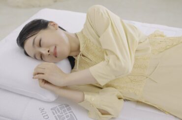浅田真央  エアウィーヴ 「浅田真央 3分割」篇 TVCM