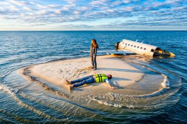 【映画紹介】ロマンチックなフライトが悪夢に変わる時 — 飛行機事故でカップルが海の真ん中の無人島に取り残される。
