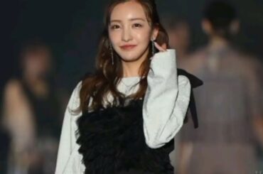 板野友美、美ウエストちら見せ 花柄セットアップ姿が可愛い【TGCしずおか2025