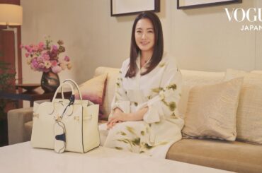 仲間由紀恵のバッグの中身は? セルフケアグッズやお気に入りの文房具などを紹介。| In The Bag | VOGUE JAPAN