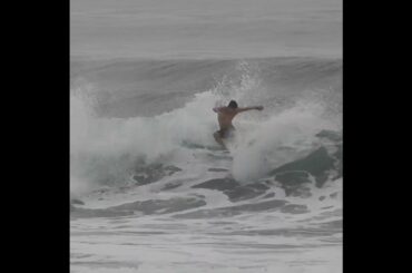 今回のトリップで1番当たったポイントの波🙆 #surfing #サーファー