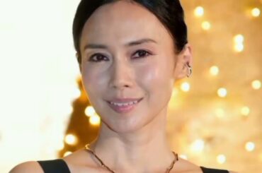 まさに「男装の麗人」！ 中谷美紀のスーツ姿に絶賛の声「かっこよすぎ」「惚れてしまいそう」