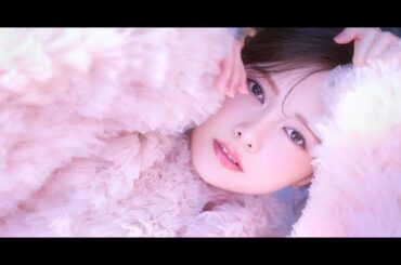 B1- 白石麻衣、桜の花びらのような柔らかさ…『2025年カレンダー』表紙解禁 アクリルスタンド3種のデザインも公開