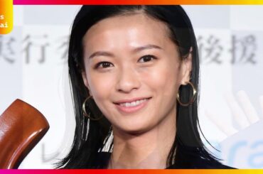 榮倉奈々、水着姿で魅せる！黒のバンドゥ水着が映える無邪気な瞬間がファンを魅了「スタイル良すぎ！」榮倉奈々が木にぶら下がる姿で健康美を披露！SNSで話題沸騰