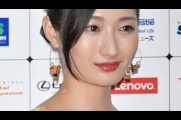 地面に記された「馬主」の文字？⇒実はよく目にするやつでした。武田梨奈さんが父親の勘違いエピソードを披露