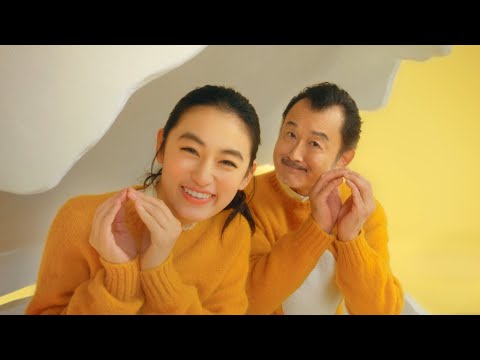 吉田鋼太郎&八木莉可子、「ファミリーマート」の新CMに出演(メイキング インタビュー) 吉田鋼太郎&八木莉可子、「ファミリーマート」の新CMに出演(メイキング インタビュー)