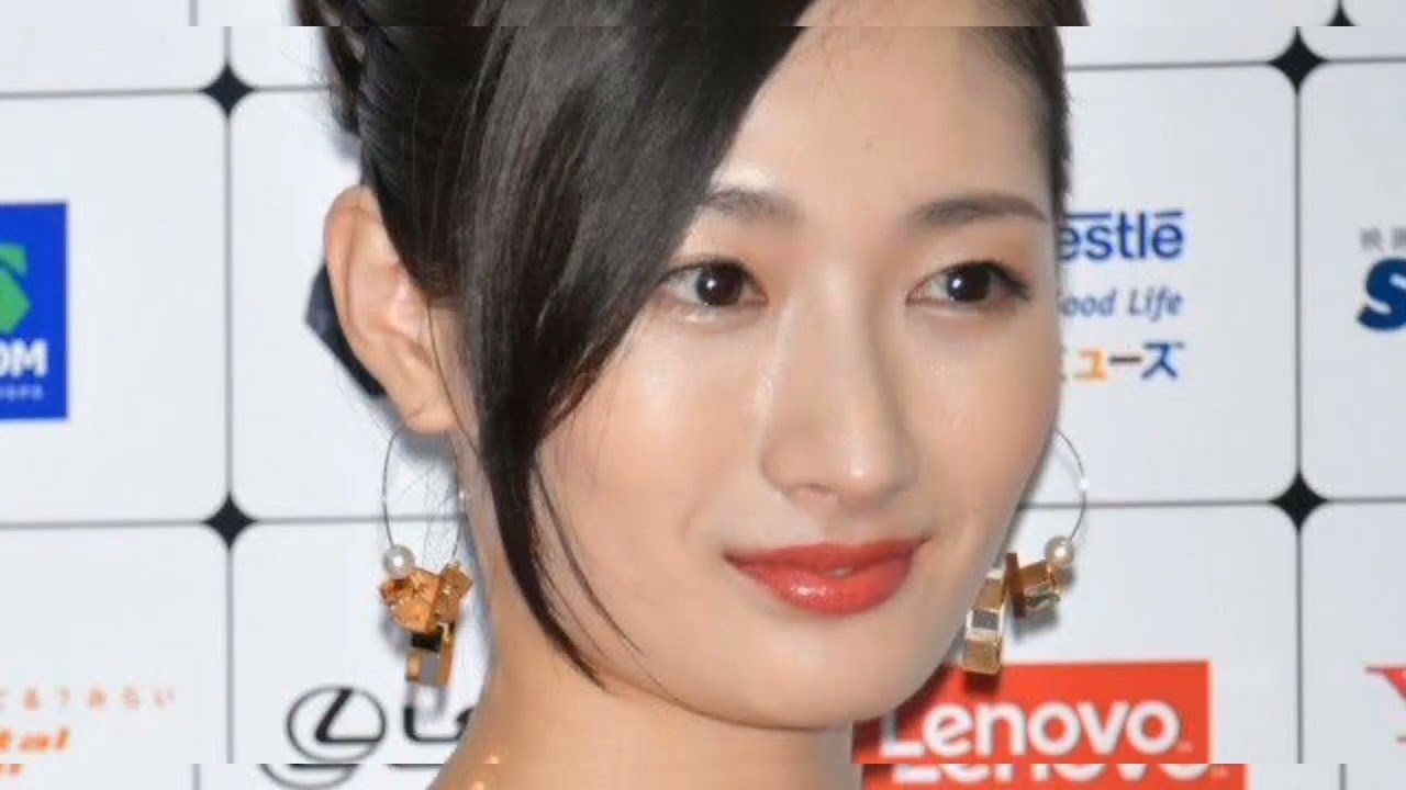 地面に記された「馬主」の文字？⇒実はよく目にするやつでした。武田梨奈さんが父親の勘違いエピソードを披露