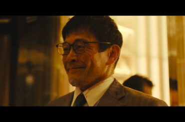 『アングリースクワッド 公務員と７人の詐欺師』本編映像