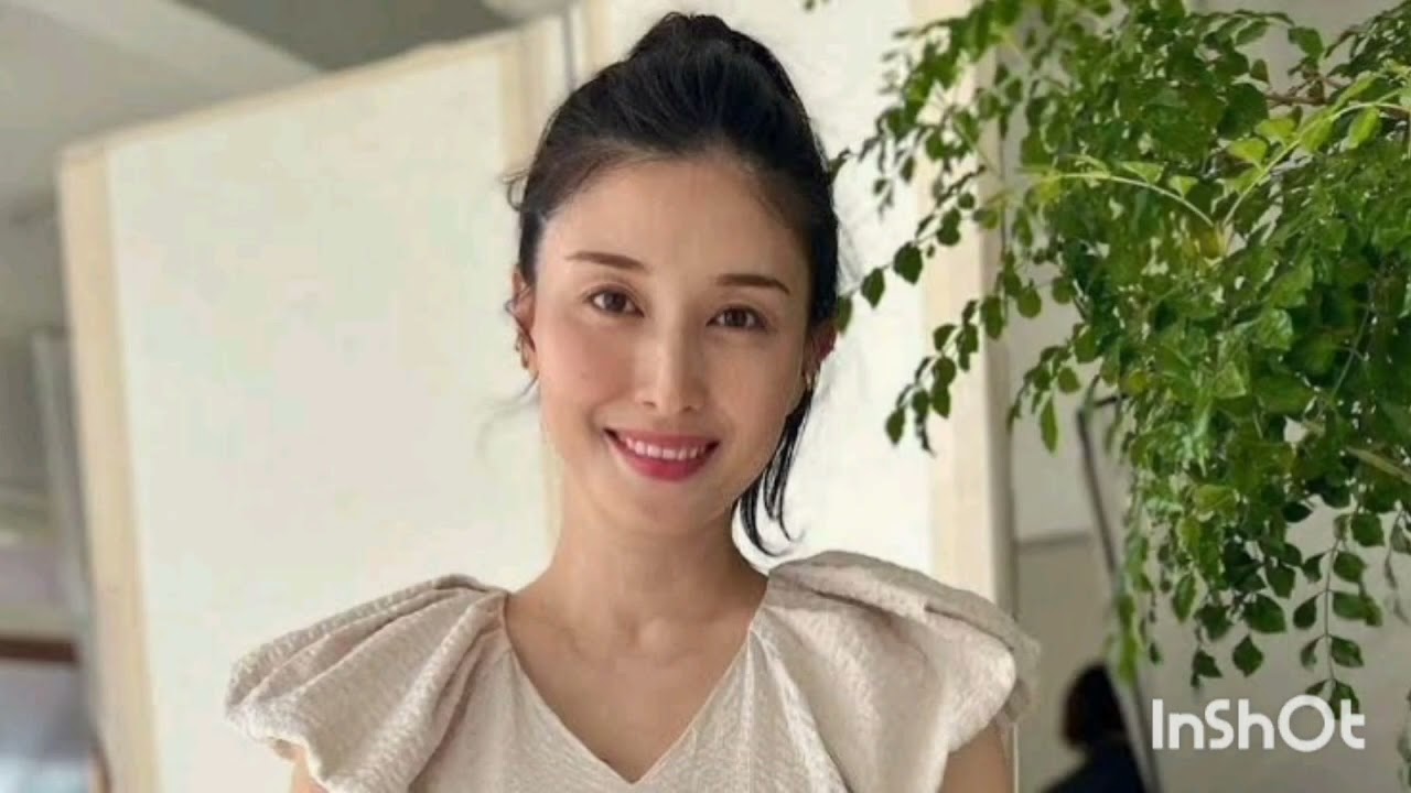 「ほんとに産後ですよね…?」40歳2児の母・橋本マナミ、ホルターネックドレスで美背中開放「更に綺麗」