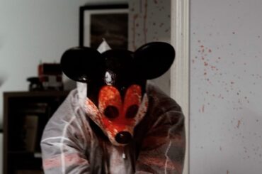 ミッキーが猟奇殺人鬼に！映画『マッド・マウス ～ミッキーとミニー～』予告編