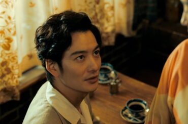岡田将生、“ヤバすぎる”セリフで広瀬すずを翻弄　手を握り本気の告白「口説いてるんだよ」　映画『ゆきてかへらぬ』本編映像