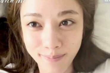 皆藤愛子（41）、プライベート感あふれる部屋着ショットに絶賛の声「すっぴん？」「20代にしか見えない」