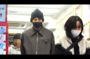 「顔、小さっ！！」…向井理＆国仲涼子　買い物客が思わず二度見した”昼下がりのショッピング” (Japan Sports)