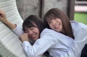 奈央ちゃんにバックハグする咲月ちゃん