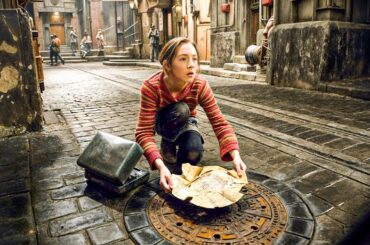 【映画紹介】世界が終わりに近づき、一人の少女が彼女の衰弱している地下都市を救うことができる秘密の地図を見つけます。