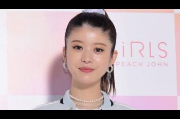 馬場ふみか、美谷間披露 2024年振り返りショットに反響「セクシー」「美しい」