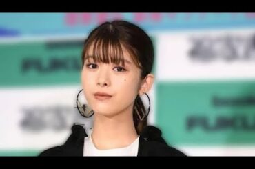 ＜馬場ふみか＞キャミ姿で“美肩”披露　ロウソクを手に妖艶に　「魔女のよう」「震えます！」の声