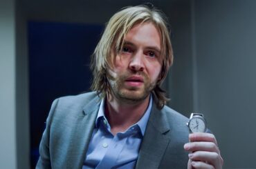 男は滅亡のパンデミックから世界を救うために過去へと戻る 【映画紹介】