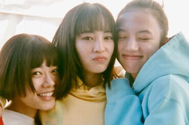 広瀬すず、杉咲花、清原果耶のオフショットと横浜流星の新たなピアノ演奏シーン／映画『片思い世界』メイキング映像