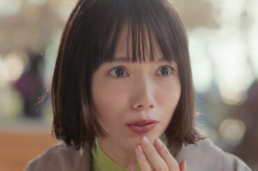 宮﨑あおい、いちご大福パイにるんるん！無邪気な姿に後輩もキュン　マクドナルド新TVCMあんことおもちのいちご大福パイ「じゅわわわっと」篇