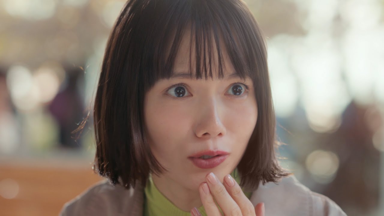 宮﨑あおい、いちご大福パイにるんるん!無邪気な姿に後輩もキュン マクドナルド新TVCMあんことおもちのいちご大福パイ「じゅわわわっと」篇 宮﨑あおい、いちご大福パイにるんるん!無邪気な姿に後輩もキュン マクドナルド新TVCMあんことおもちのいちご大福パイ「じゅわわわっと」篇