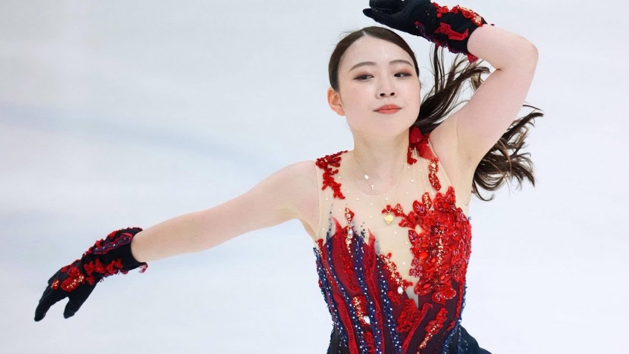 紀平梨花、雰囲気ガラリの全身ショットに反響「めっちゃ大人の雰囲気でびっくり」「わぁお！」