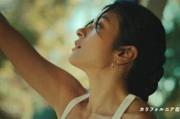 ローラ、健康的な美肌を見せた新CMが公開　ヨガウエア姿で美ボディーも披露