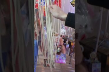 ヒモを引っ張って景品を直接吊り上げる面白いゲーム発見したww#クレーンゲーム