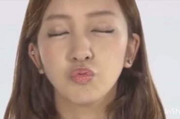 板野友美のキス顔