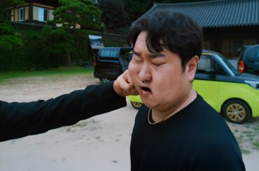 神父が武力を用いて、悪人を裁きます 【映画紹介】