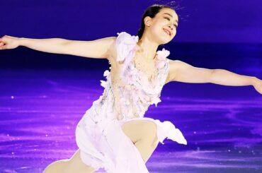 【この世のものとは思えない美しさ】Mao Asada stuns at 34 in Off-Shoulder Dress | 浅田真央 大人の魅力全開✨