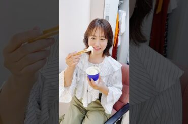 甘いもの食べる磯山集。