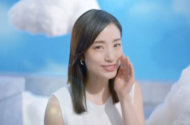 上戸彩、爽やか全身白衣装でCM登場！気になる紫外線ケアについても語る