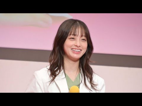 橋本環奈、入社式にサプライズ登場　テレビ朝日の新入社員と“実家