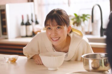 芳根京子、秘伝のオリジナルレシピを公開！「サッポロ一番」ずっと好きだったんだぜ。春の新TVCM