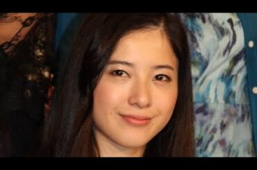 吉高由里子、軍艦島を訪れ感動の投稿✨🏝️「過去の生活が今も息づいているようだった」📸🌊