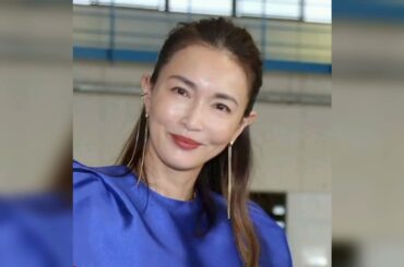 **「長谷川京子の衝撃すっぴん – ほうれい線ゼロの美貌に賛否の声」**