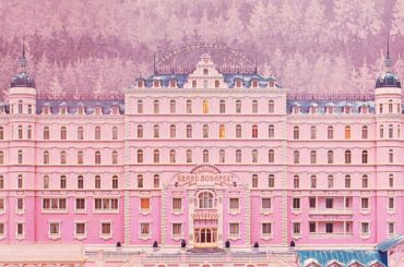 童話のような色彩で描いた、狂気の殺人事件