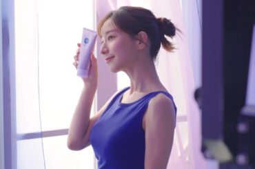 田中みな実、ノースリ×お団子のオフな姿で“すっぴん美肌”を披露！今年の目標も語る「R-1とか出るわけじゃないけど…（笑）」