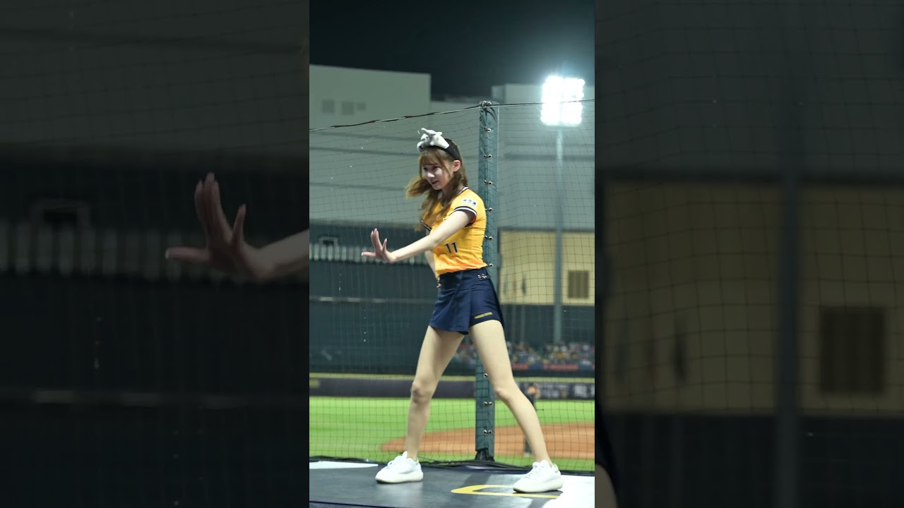 20250404台中洲際棒球場&中信兄弟&Passion Sisters&菊池桃子應援~~黃潮來襲~~桃子跳躍版