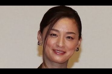 「尾野真千子、沖縄の居酒屋で働いていた！広瀬すずも来店し話題に」#尾野真千子 #広瀬すず #沖縄居酒屋 #芸能ニュース #サプライズ #話題 #沖縄グルメ #居酒屋 #芸能界