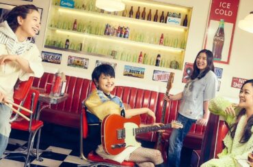 岸谷香 - ボディガード Music Video