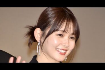 B1- 久間田琳加、ミニ丈衣装で美脚 週3～4での焼肉通明かし照れ笑い「腹8分目で納められない」