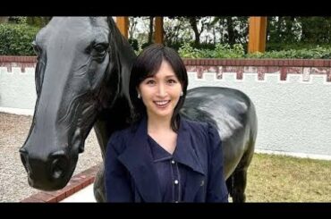 競馬番組でお馴染み、長身33歳元アイドルが美脚眩しい〝天使〟ミニスカショット「脚長ーい」「スタイル良すぎ」「輝いて