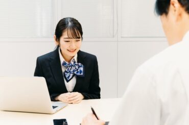 銀行俺「口座作りたい」クソ行員「うーん…ご自宅に近い店舗にされた方が…」俺「ここが最寄りですけど」→結果! 24564177_s