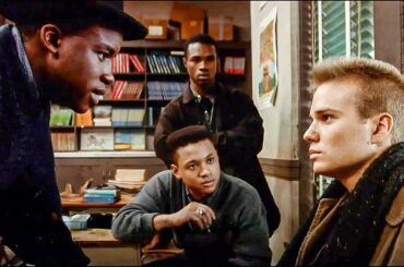 【映画紹介】静かな新入生が毎日ストリートギャングにいじめられていたが、彼が実は高度な訓練を受けた非常に危険な格闘家だということが判明するまで。