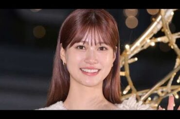 生見愛瑠、美脚きわだつミニ丈私服で話題に✨カフェと展示を満喫する姿に反響続々🖤🍞📸